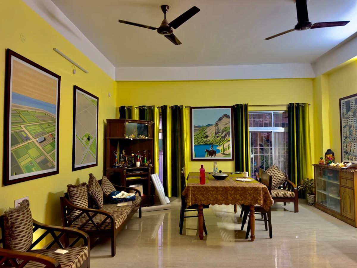 Three Little Birds Homestay Guwahati Esterno foto