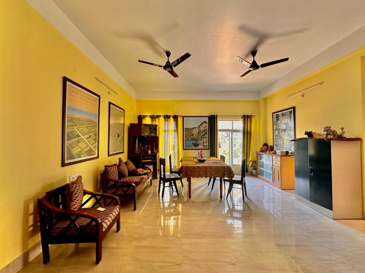 Three Little Birds Homestay Guwahati Esterno foto