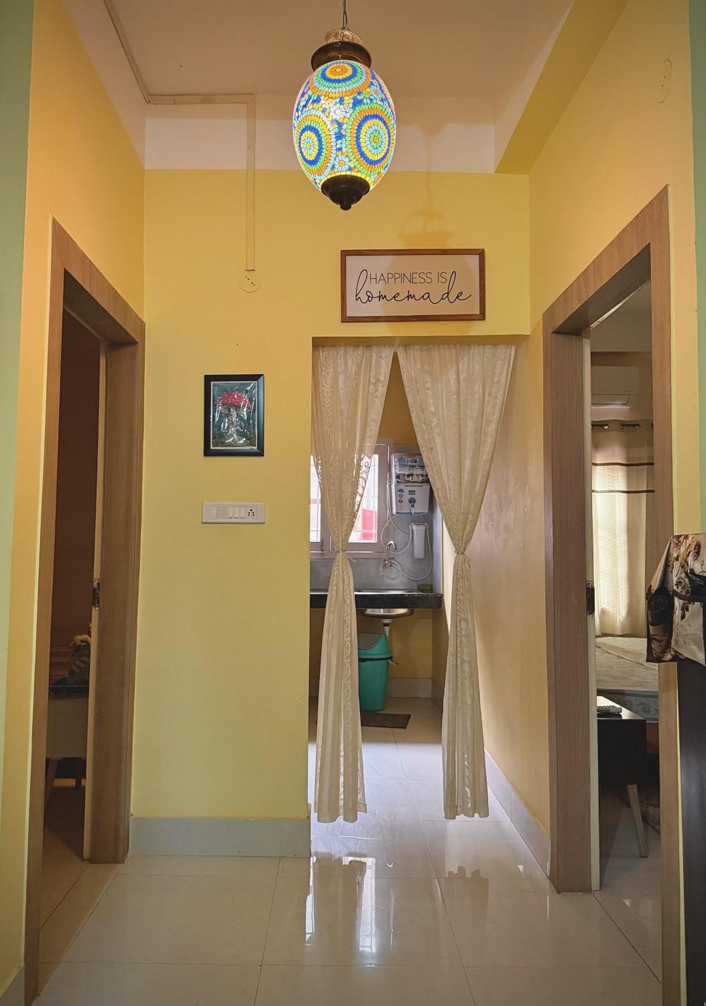 Three Little Birds Homestay Guwahati Esterno foto