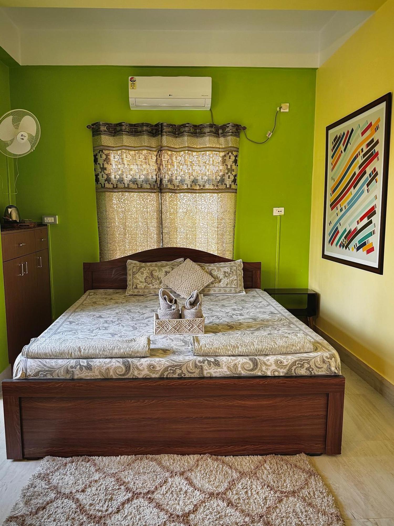 Three Little Birds Homestay Guwahati Esterno foto
